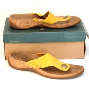 Clarks Sandals Thong Flip Flop T-Strap Yellow Womens Size 10M Slip On Leather
